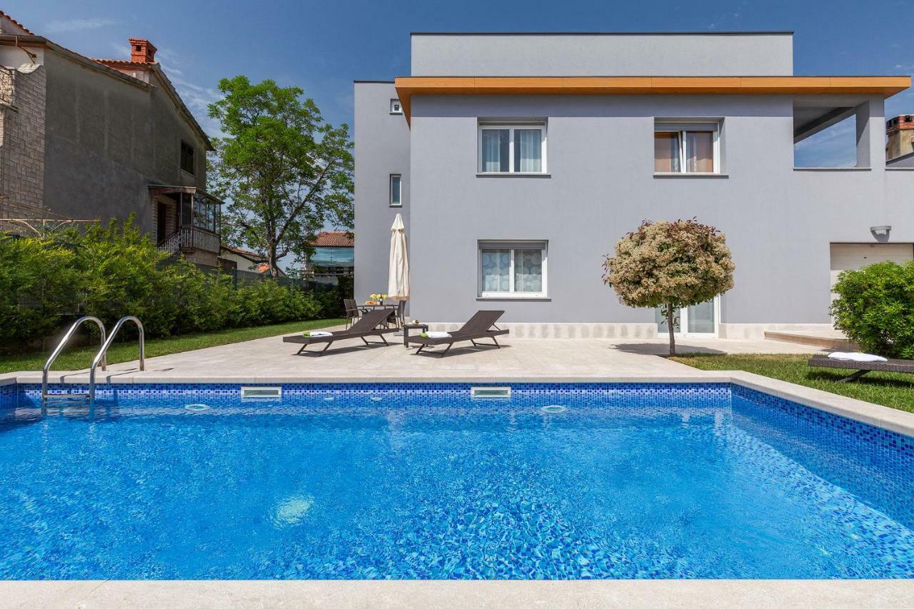 Villa Isabella Pula Exterior photo